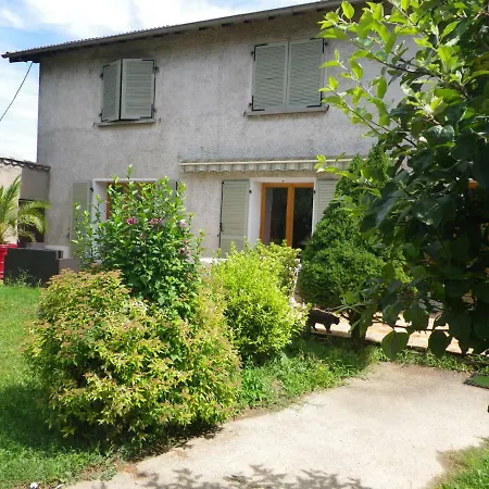 Chambres D'hotes Mado Et Lulu Bed & Breakfast 2*